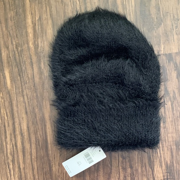 Anthropologie eyelash beanie - Picture 7 of 9